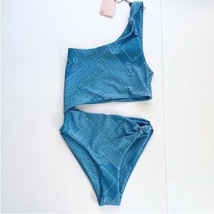 Skatie X Amber Fillerup one piece